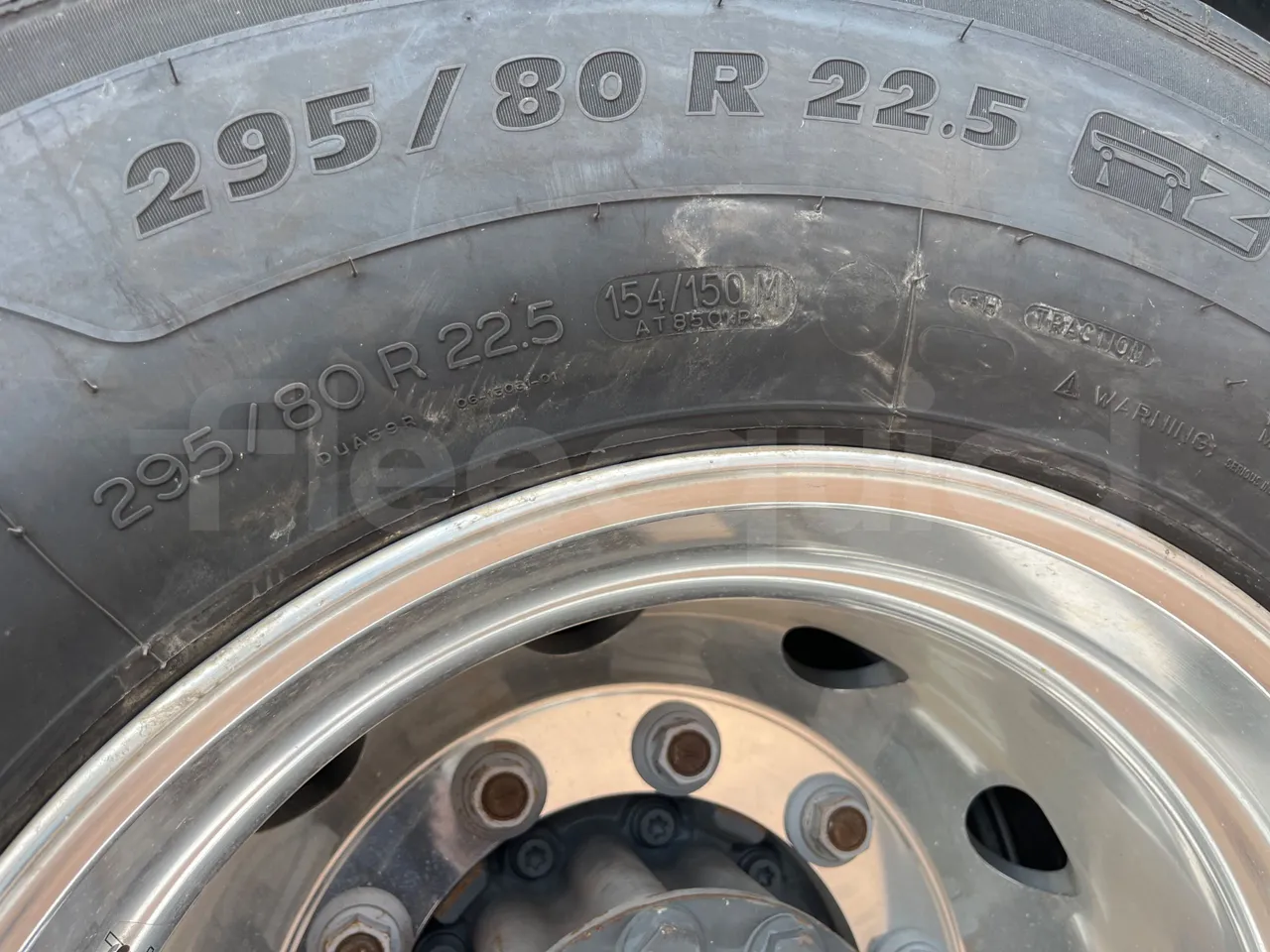 Mercedes-Benz Tourismo MB E 16/2 RHD - Euro 6 -  315 kW -  13.115 mt - tread condition second axle tires right