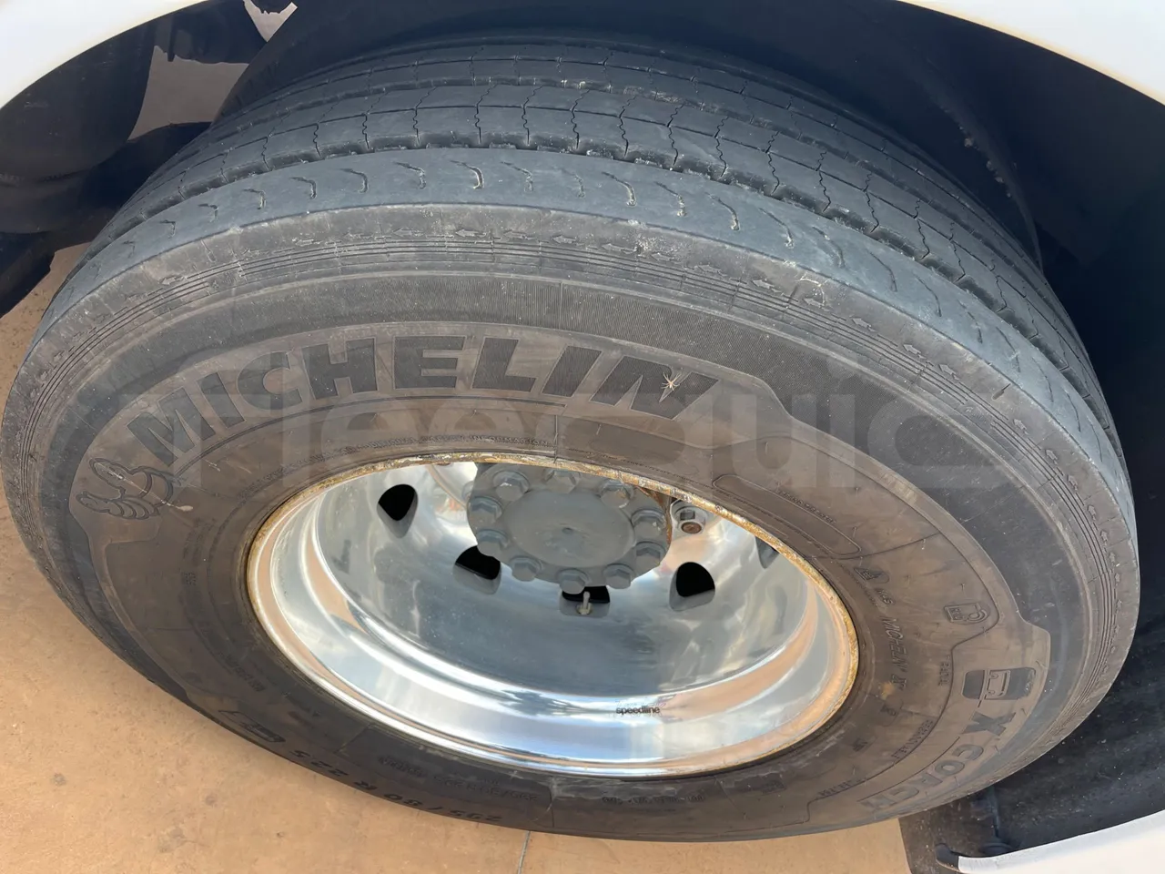 Mercedes-Benz Tourismo MB E 16/2 RHD - Euro 6 -  315 kW -  13.115 mt - tread condition third axle tires right