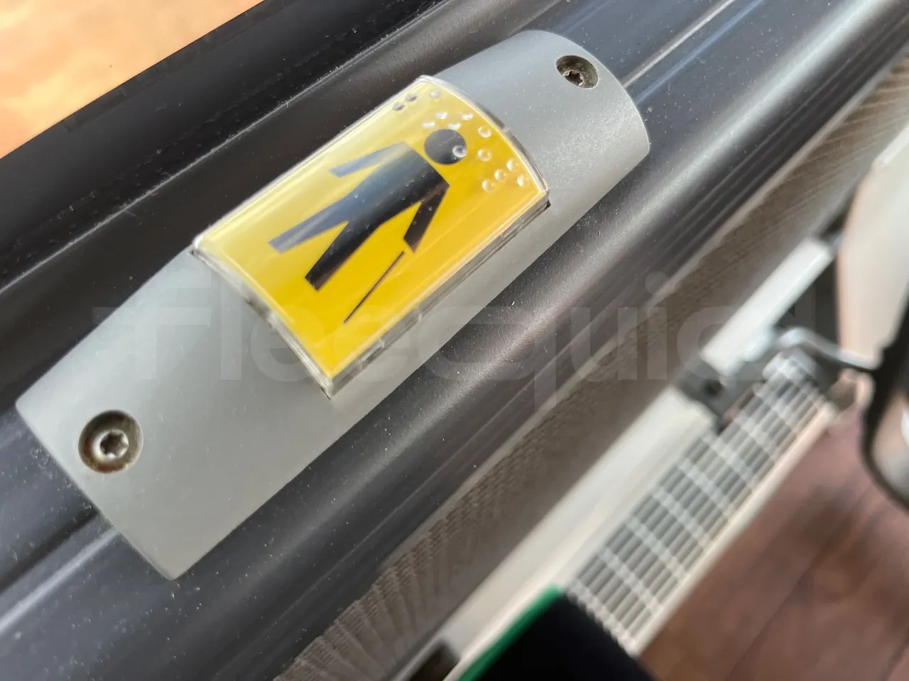 Mercedes-Benz Tourismo MB E 16/2 RHD - Euro 6 -  315 kW -  13.115 mt - power outlets detail