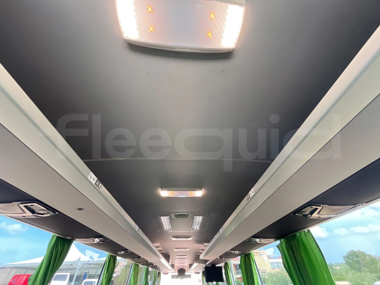 Mercedes-Benz Tourismo MB E 16/2 RHD - Euro 6 -  315 kW -  13.115 mt - overhead compartments photo