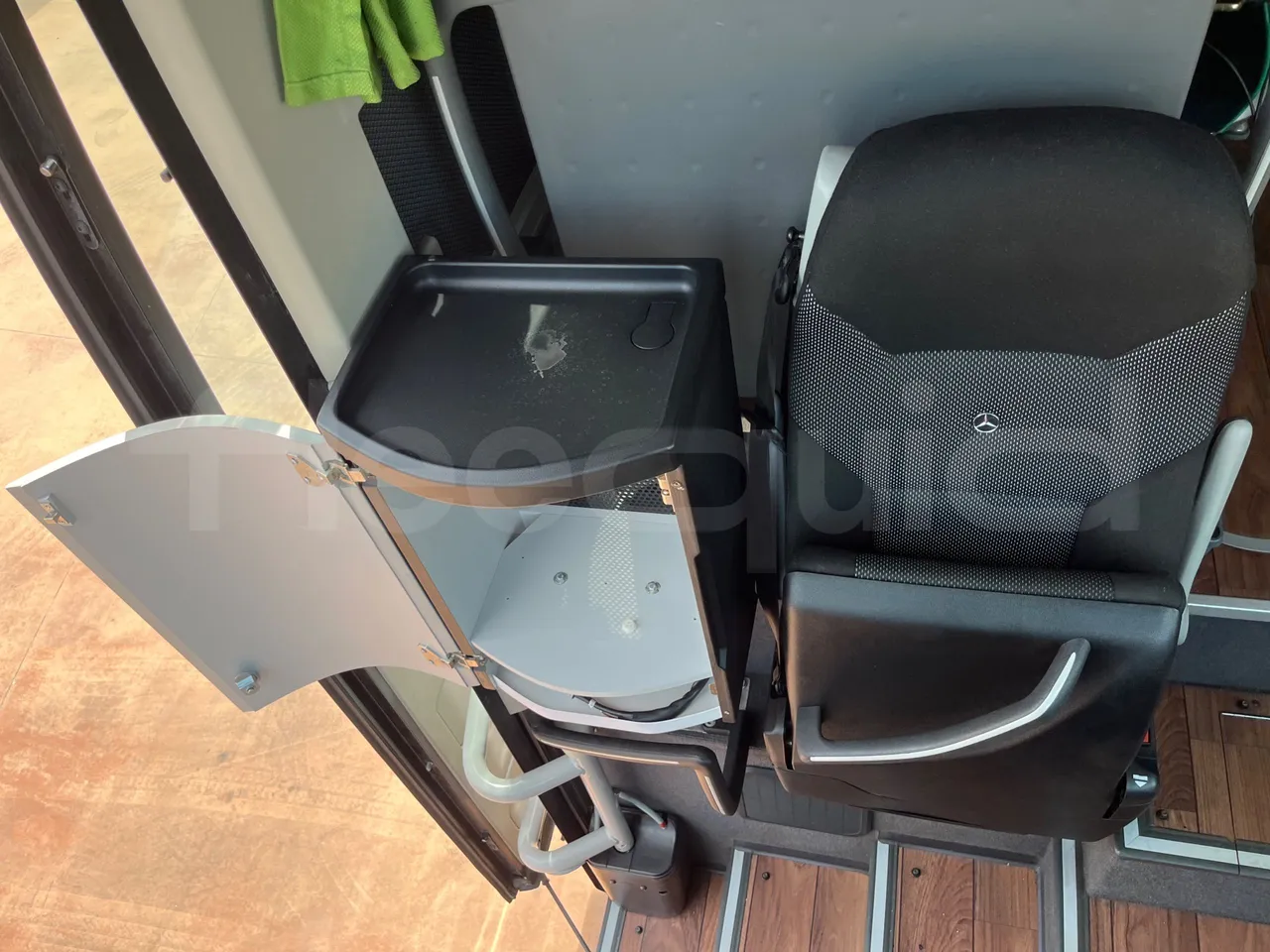 Mercedes-Benz Tourismo MB E 16/2 RHD - Euro 6 -  315 kW -  13.115 mt - hostess seat photo