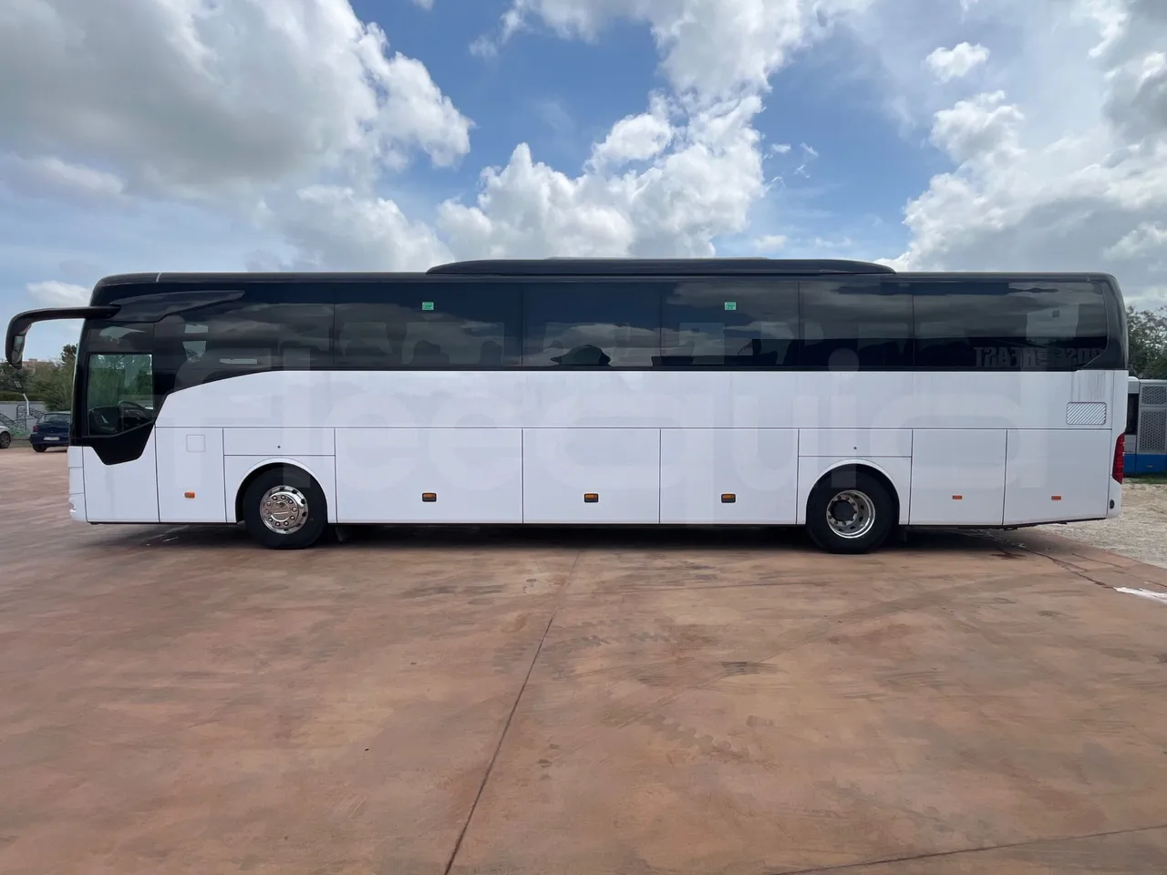 Mercedes-Benz Tourismo MB E 16/2 RHD - Euro 6 -  315 kW -  13.115 mt - left side photo