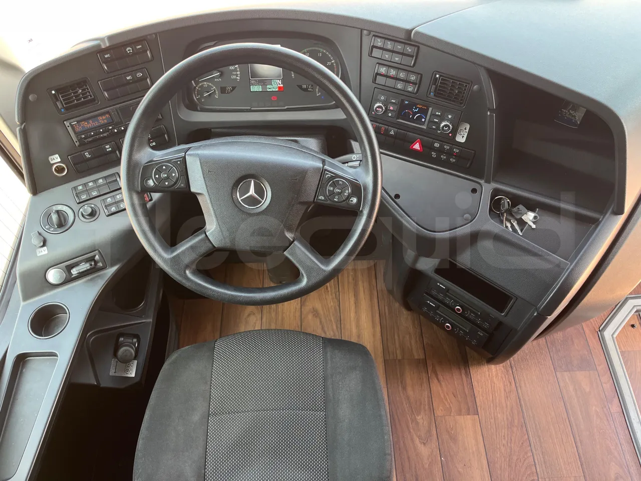 Mercedes-Benz Tourismo MB E 16/2 RHD - Euro 6 -  315 kW -  13.115 mt - steering wheel photo