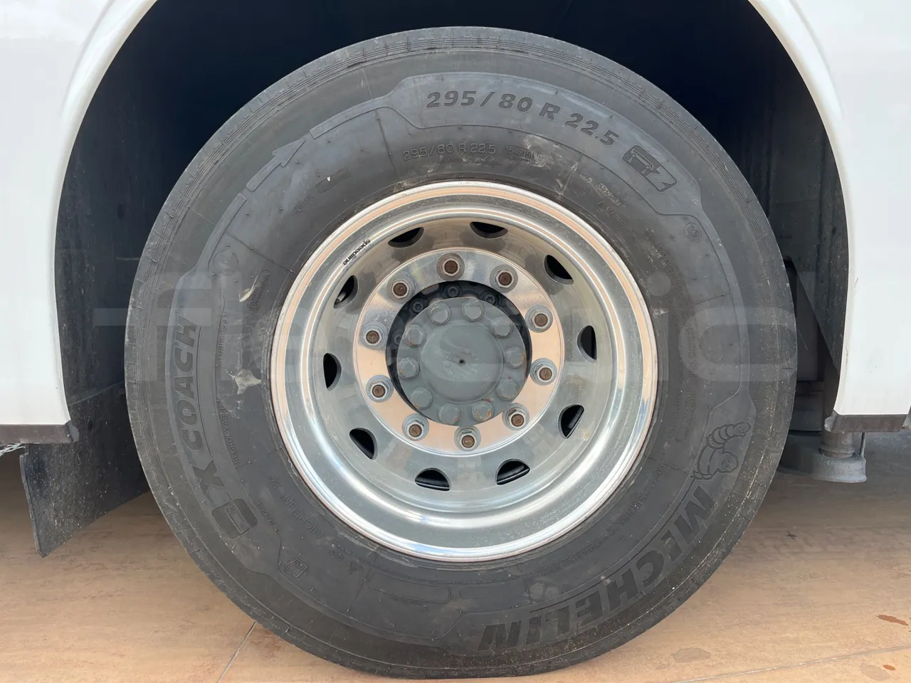 Mercedes-Benz Tourismo MB E 16/2 RHD - Euro 6 -  315 kW -  13.115 mt - rear left tire photo