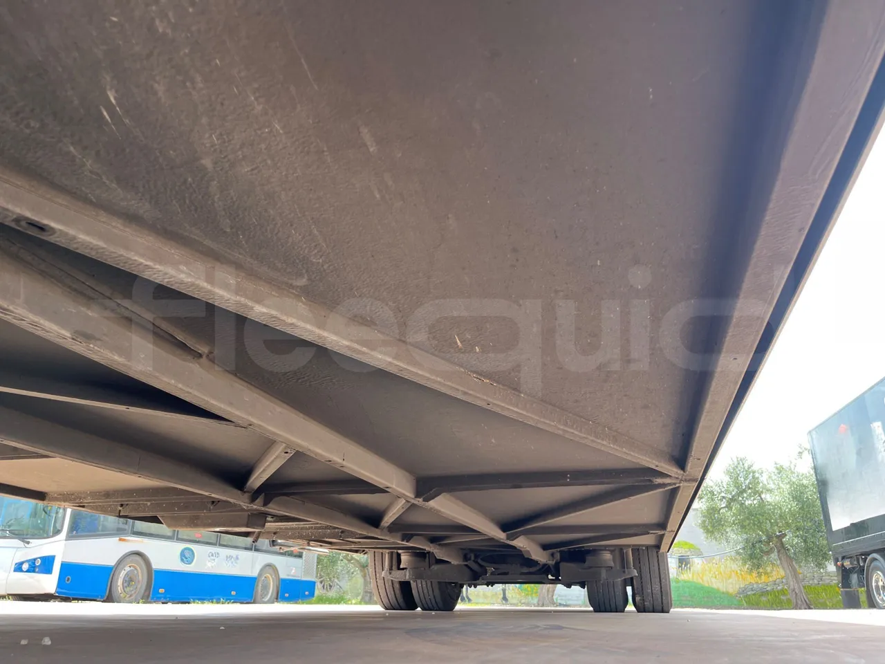 Mercedes-Benz Tourismo MB E 16/2 RHD - Euro 6 -  315 kW -  13.115 mt - central undercarriage photo