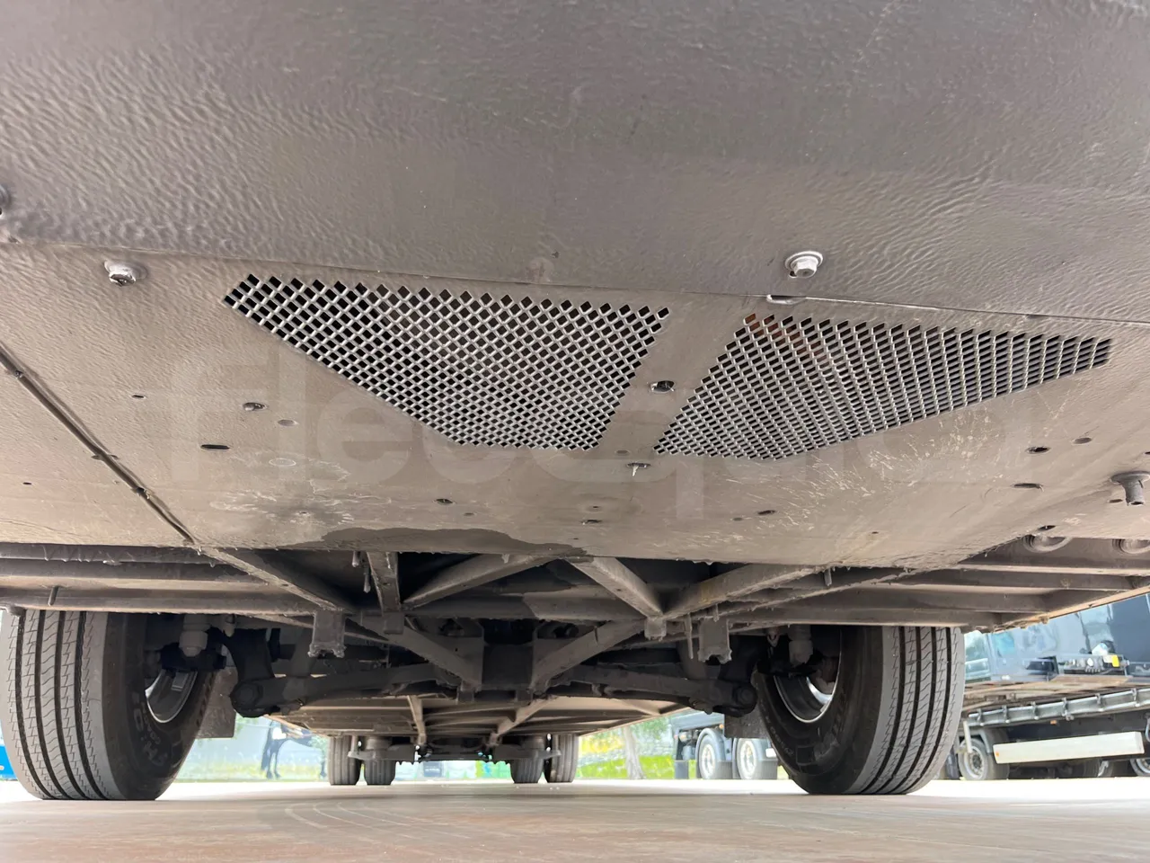 Mercedes-Benz Tourismo MB E 16/2 RHD - Euro 6 -  315 kW -  13.115 mt - front undercarriage from front