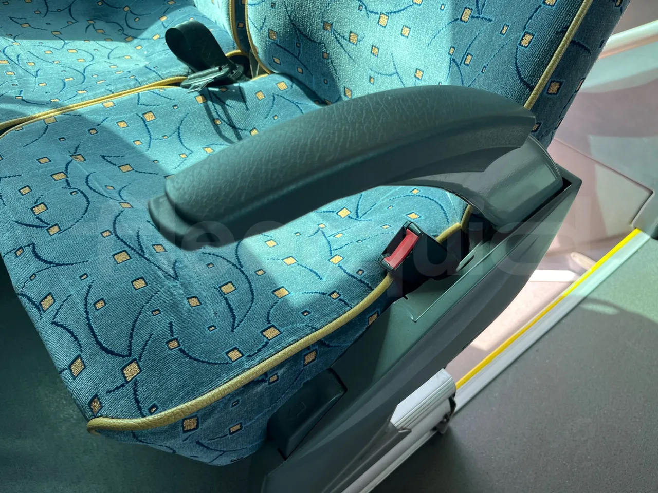 Scania 13BEX2E K440EB6X - EUR5 - 324kW - 14.980m - armrest detail photo