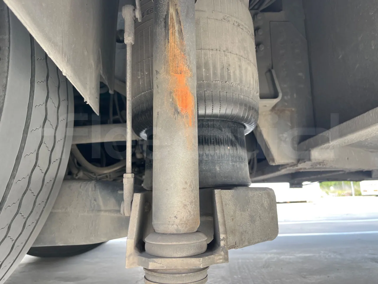 Scania 13BEX2E K440EB6X - EUR5 - 324kW - 14.980m - axle 2 shock absorbers 1 left