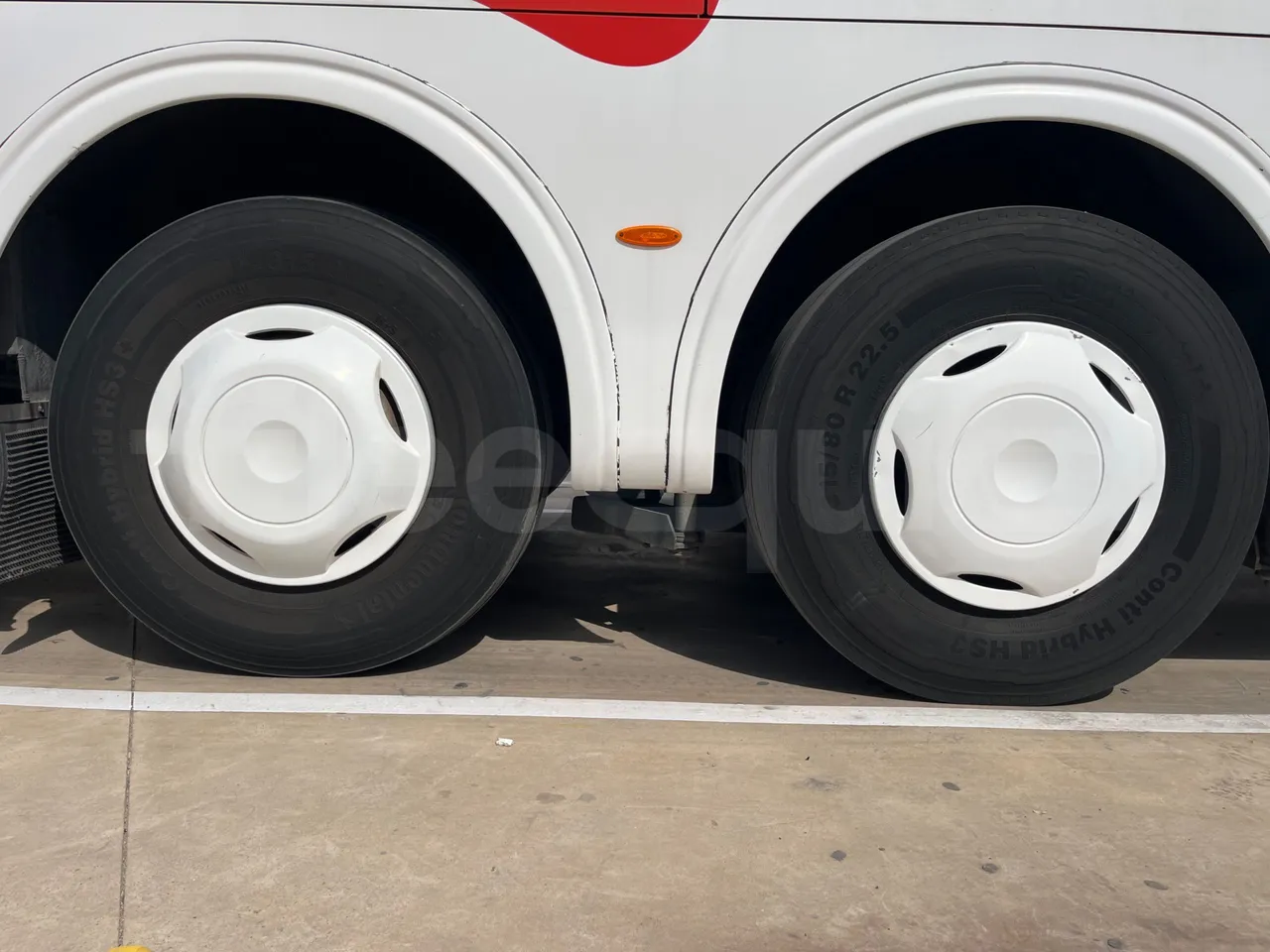Scania 13BEX2E K440EB6X - EUR5 - 324kW - 14.980m - rear left tire photo