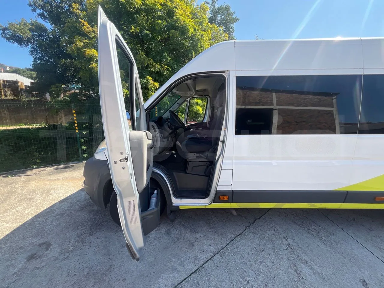 Peugeot 17P 440 BOXER L4H2 -EURO4 - 6.4 m -115,5kW - front door 1 open