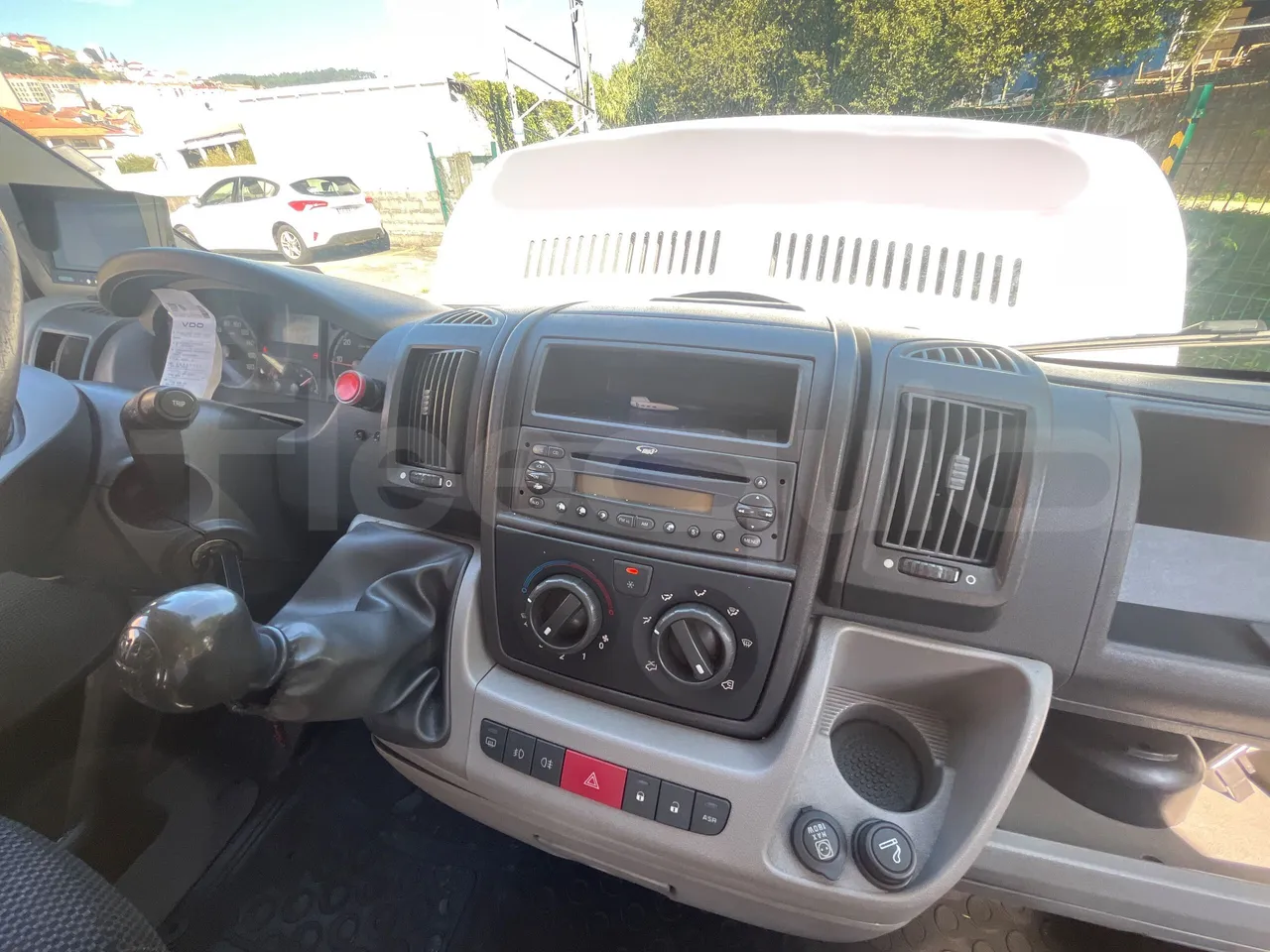 Peugeot 17P 440 BOXER L4H2 -EURO4 - 6.4 m -115,5kW - radio accessories photo