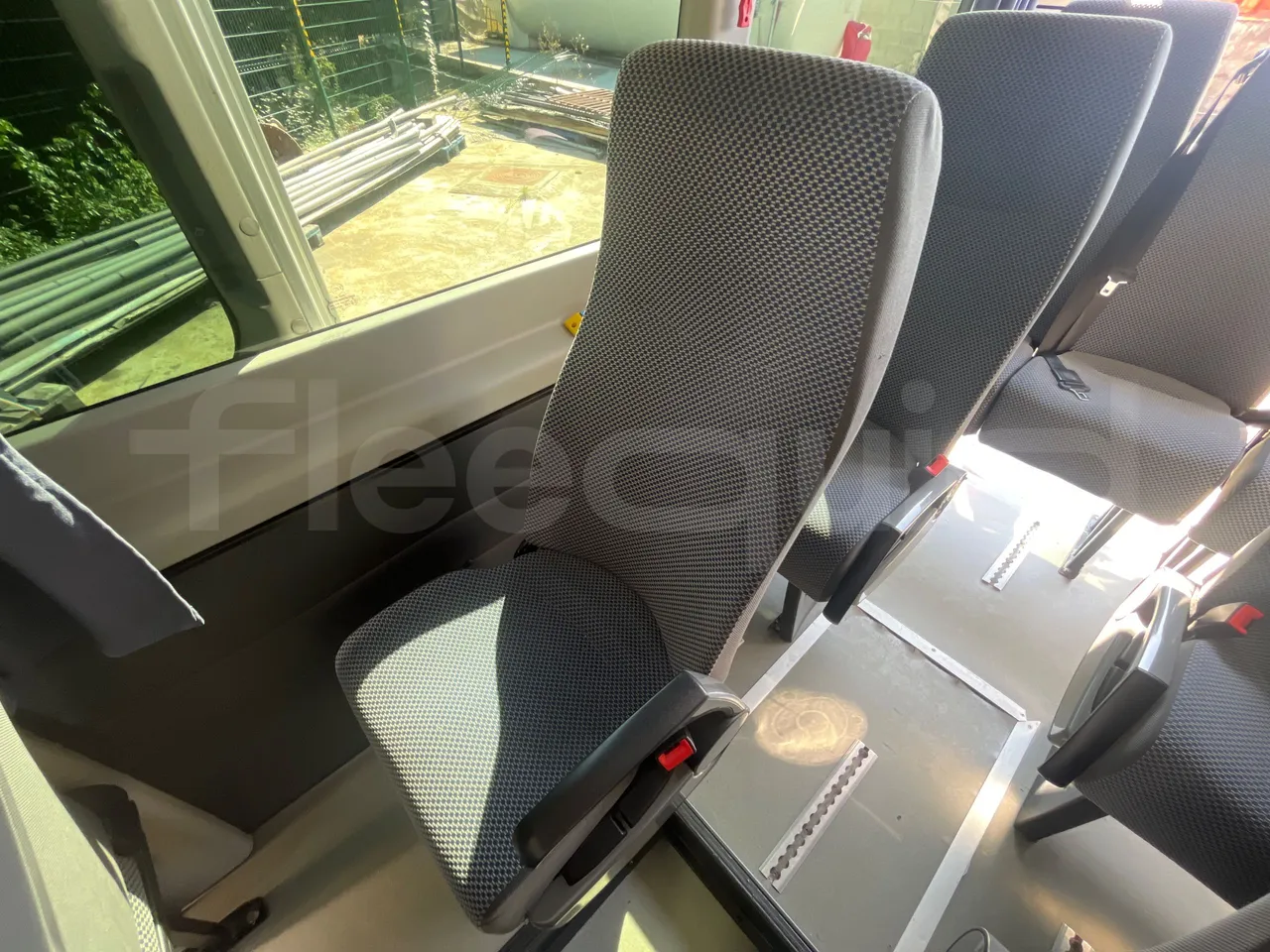 Peugeot 17P 440 BOXER L4H2 -EURO4 - 6.4 m -115,5kW - single seat detail