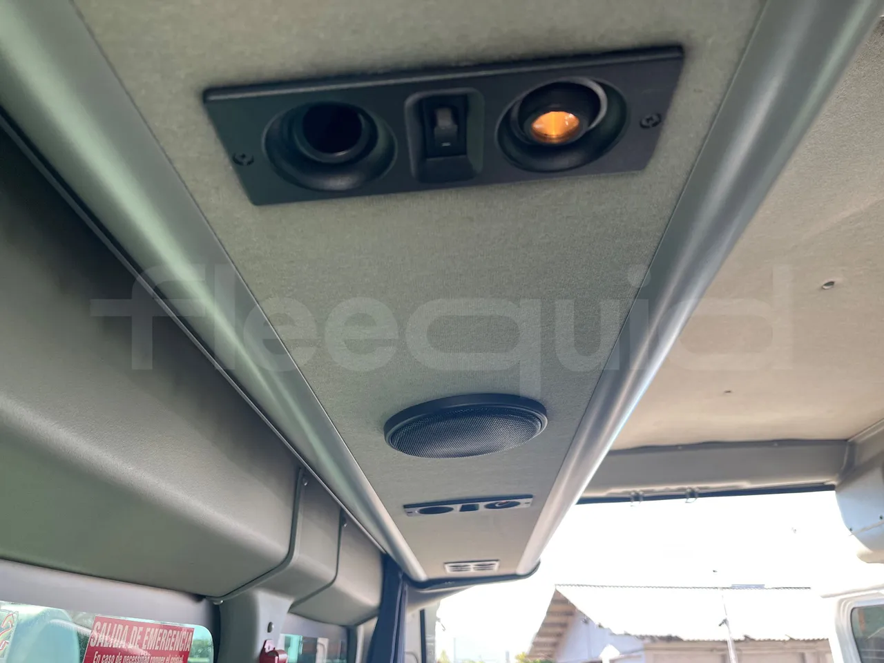 Peugeot 17P 440 BOXER L4H2 -EURO4 - 6.4 m -115,5kW - footrest detail photo