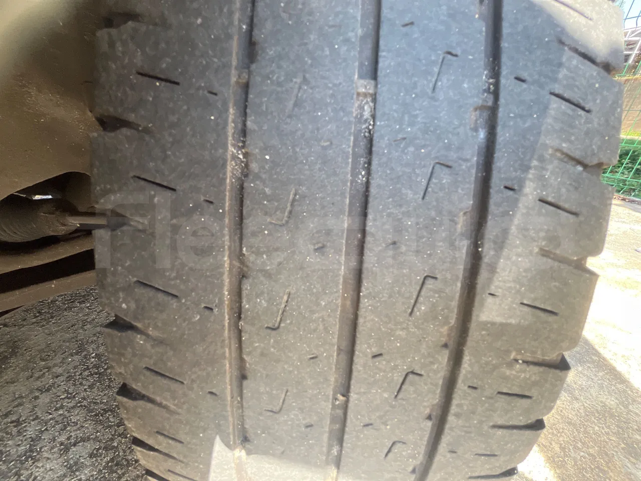 Peugeot 17P 440 BOXER L4H2 -EURO4 - 6.4 m -115,5kW - tread condition front tires right