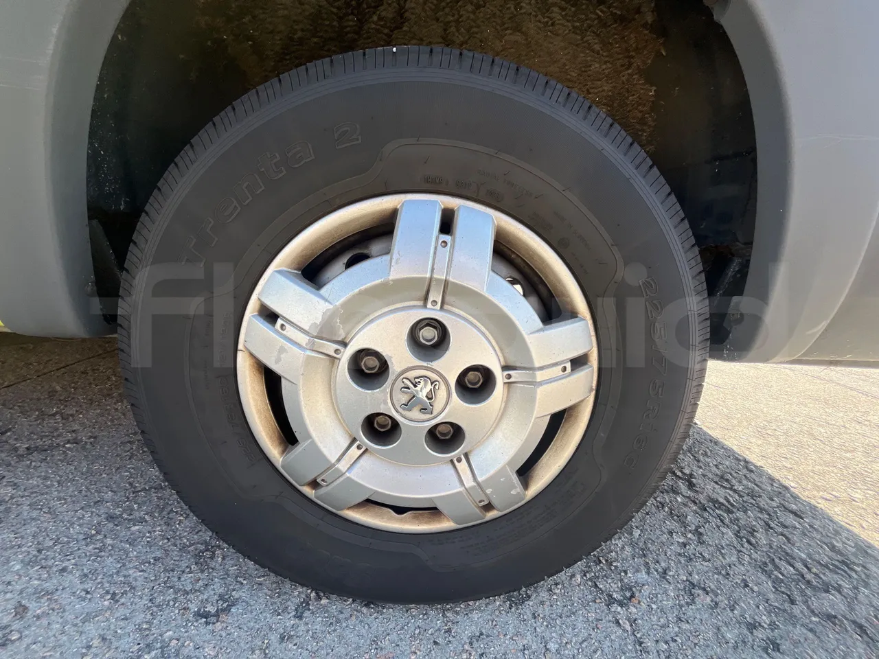 Peugeot 17P 440 BOXER L4H2 -EURO4 - 6.4 m -115,5kW - tread condition second axle tires right