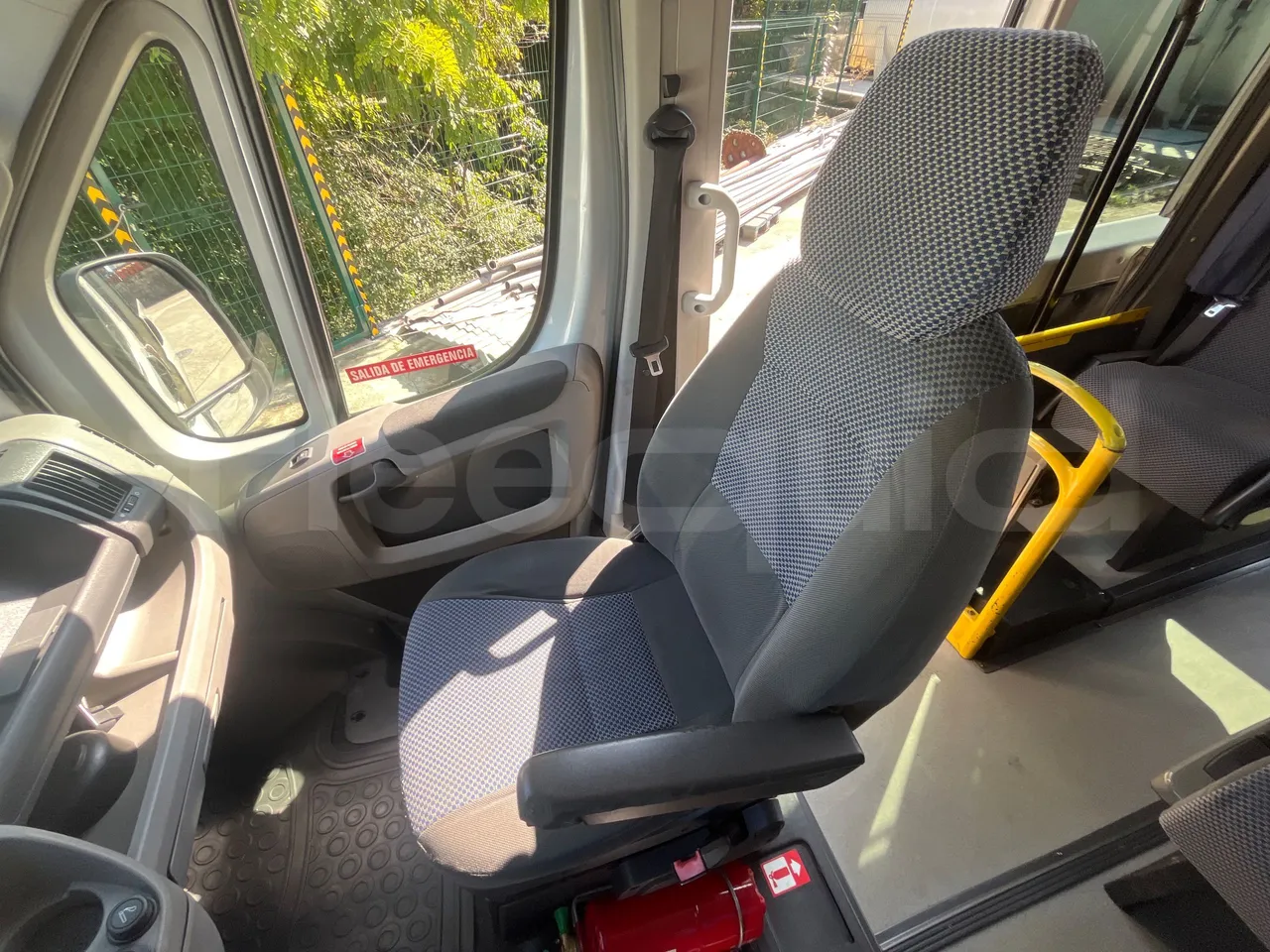 Peugeot 17P 440 BOXER L4H2 -EURO4 - 6.4 m -115,5kW - hostess seat photo