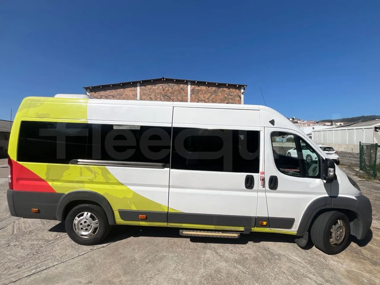 Peugeot 17P 440 BOXER L4H2 -EURO4 - 6.4 m -115,5kW - right side doors closed