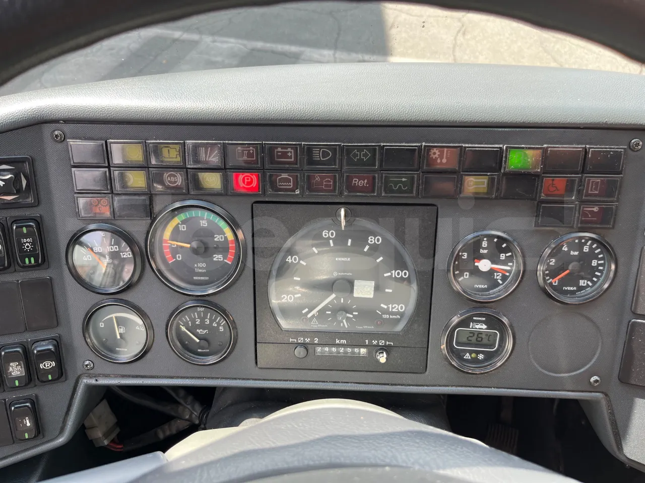 Setra S319 - dashboard lights on