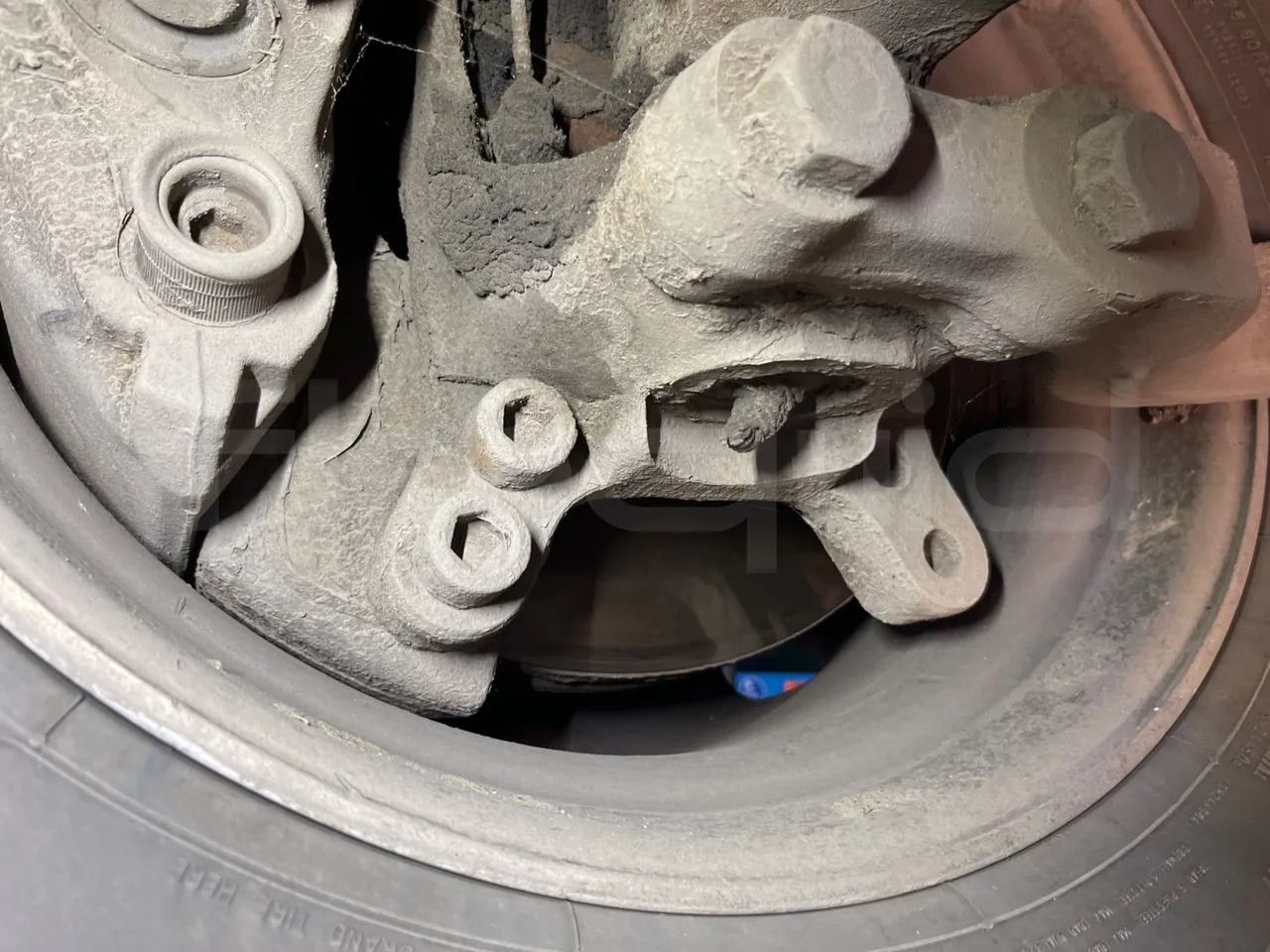 Setra S319 - axel 3 discs left