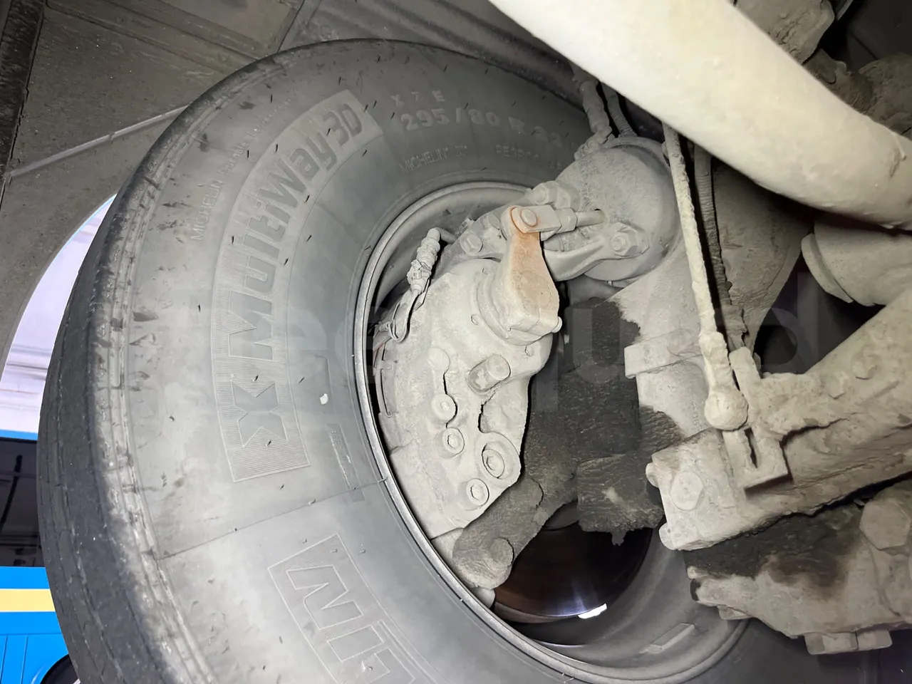 Setra S319 - front brake calipers right