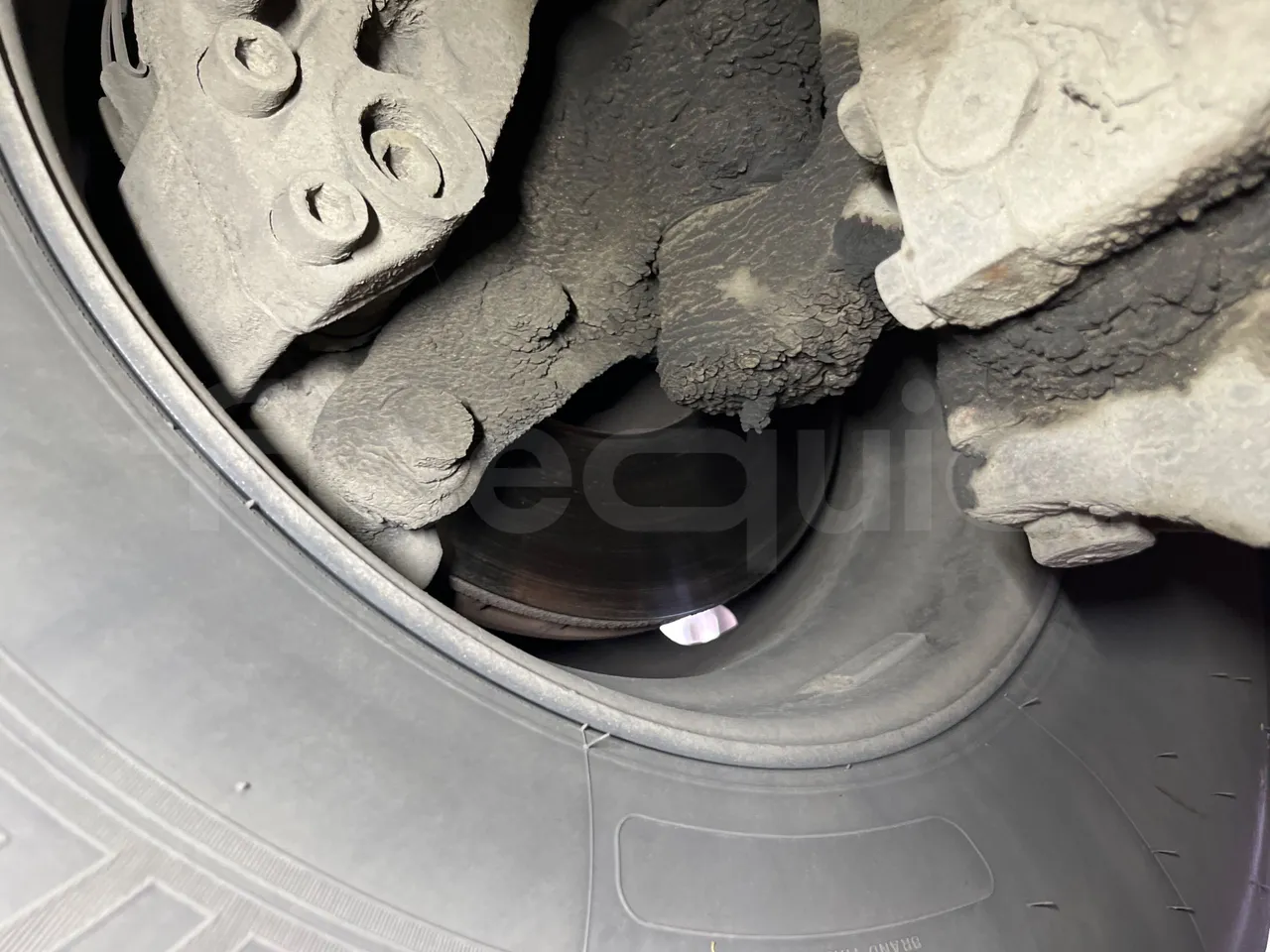 Setra S319 - front discs right