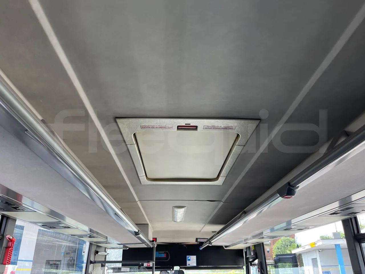 Setra S319 - roof hatch 2