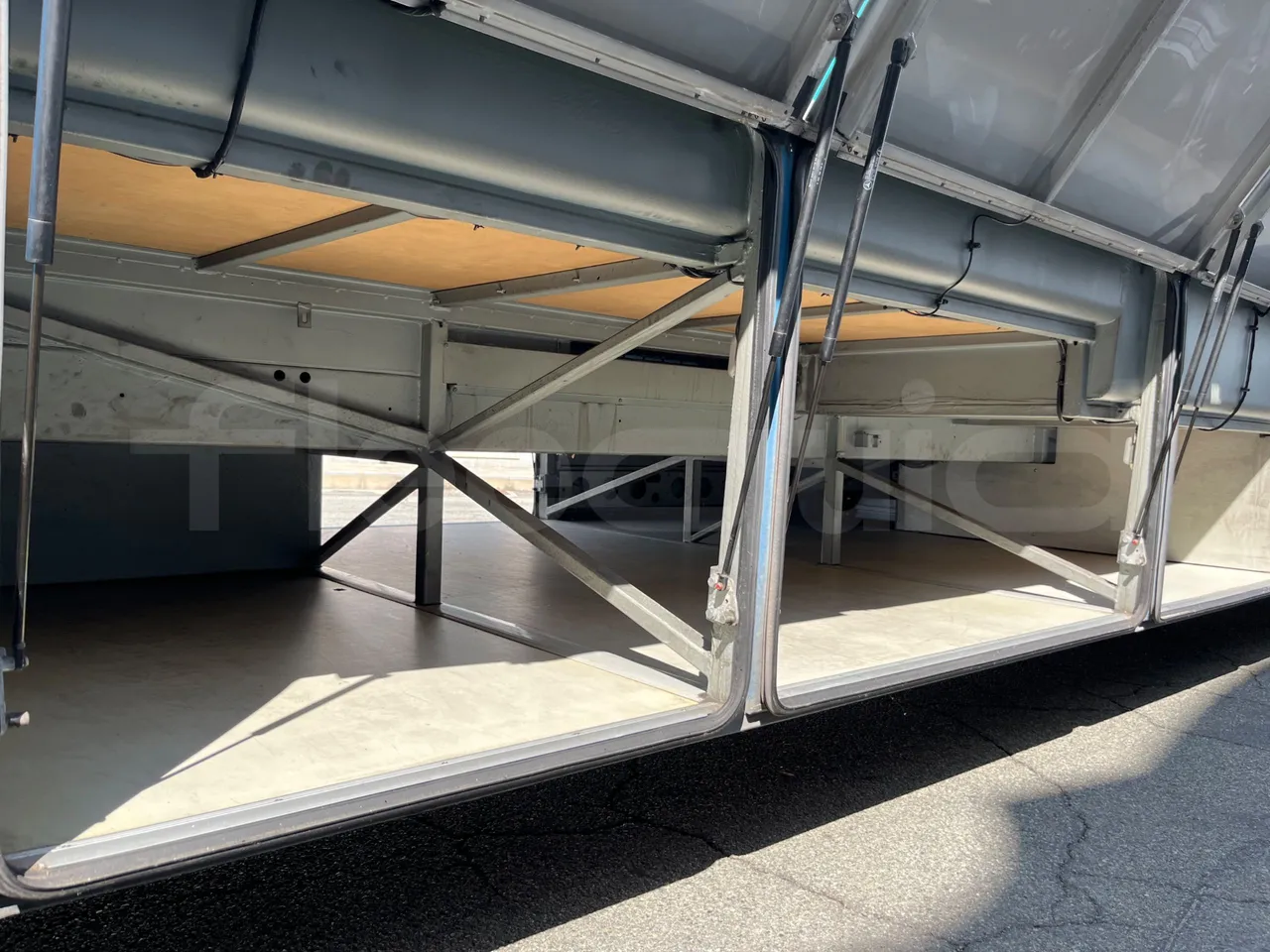 Setra S319 - internal frame rust check