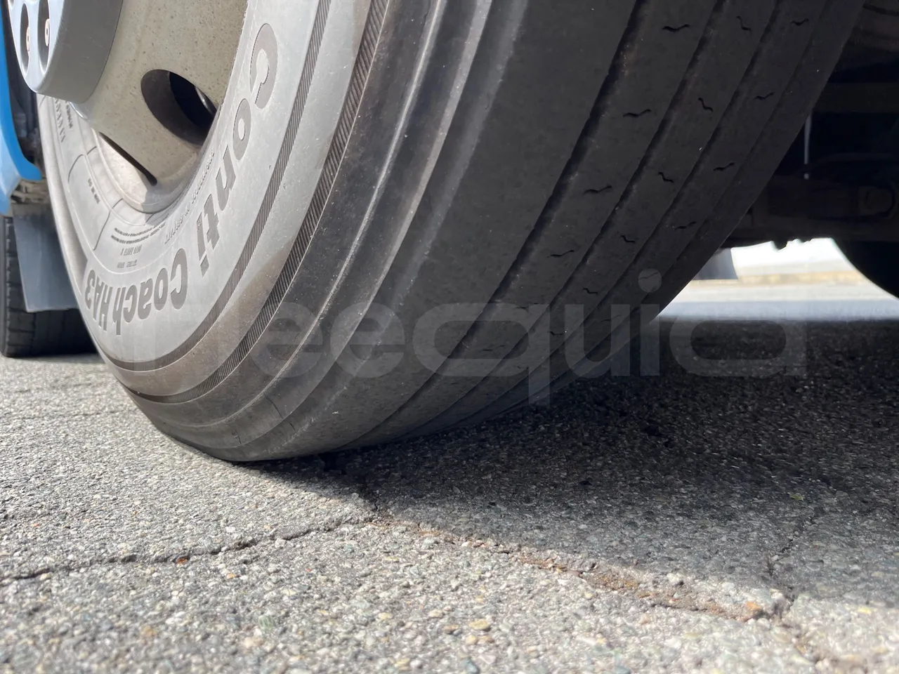 Setra S319 - tread condition third axle tires left
