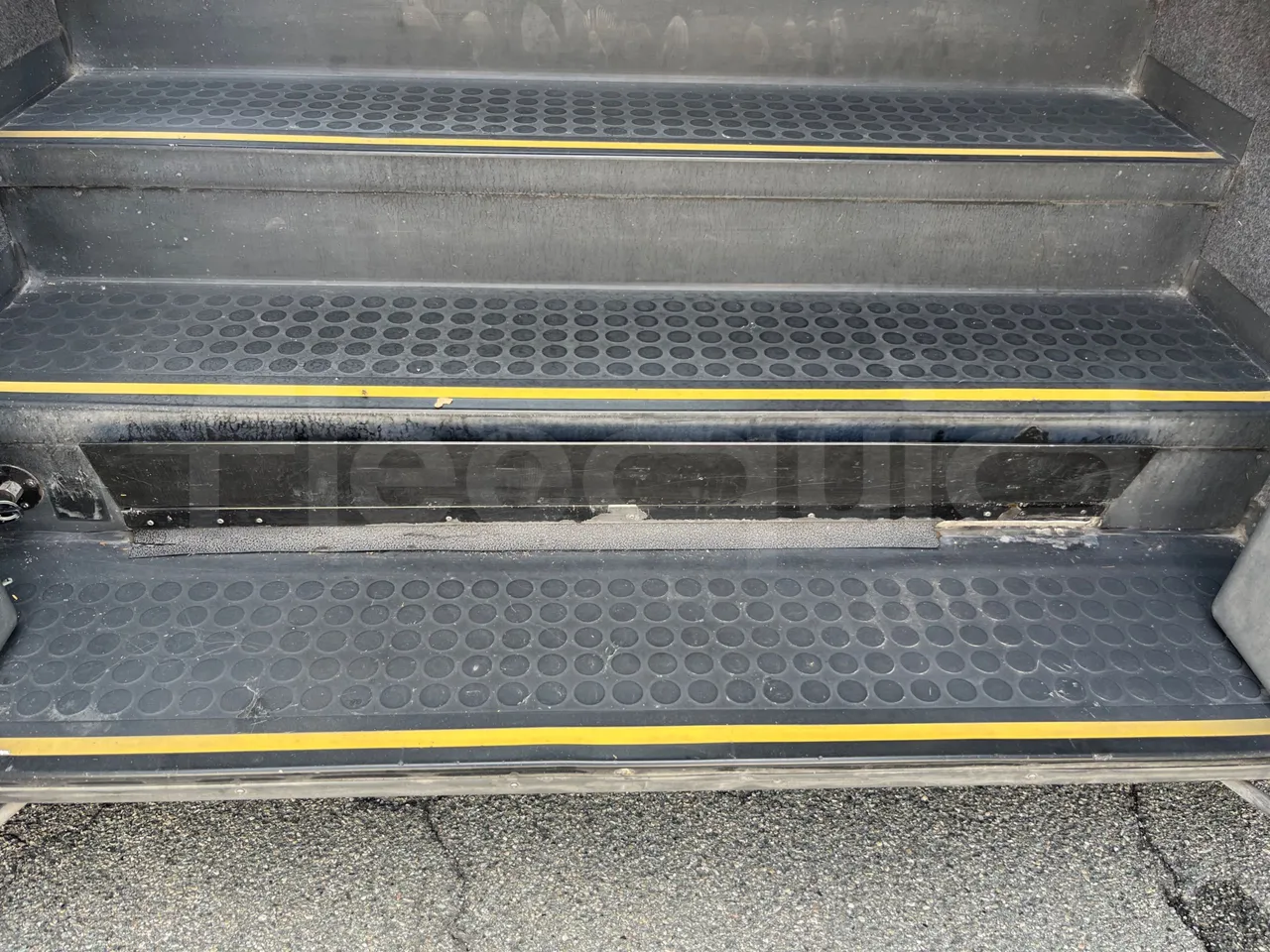Setra S319 - platform open photo