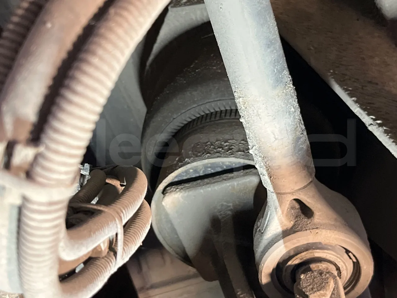 Setra S319 - axle 3 air springs 1 left