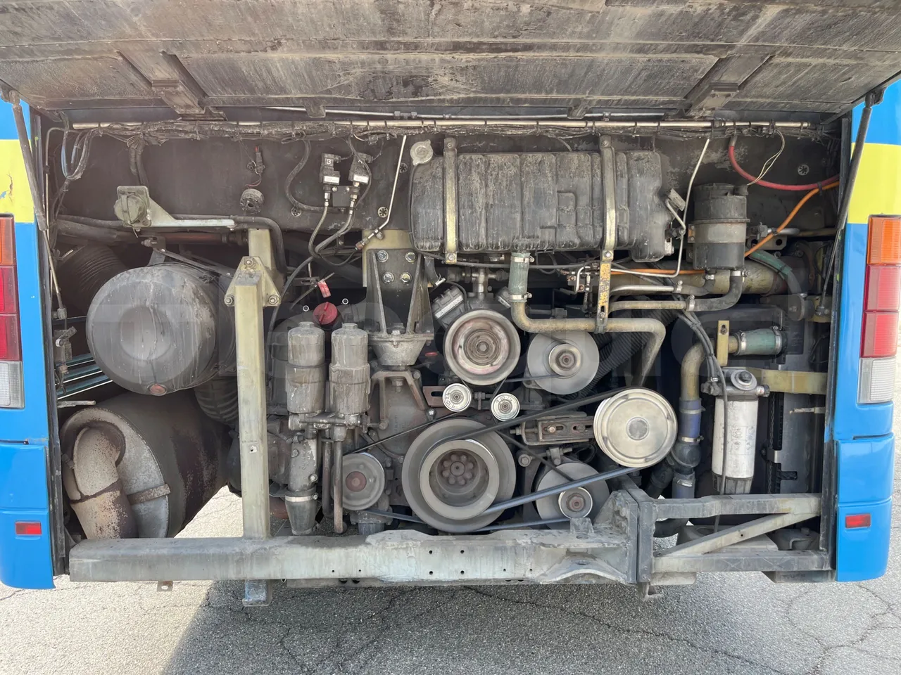 Setra S319 - rear hatch open