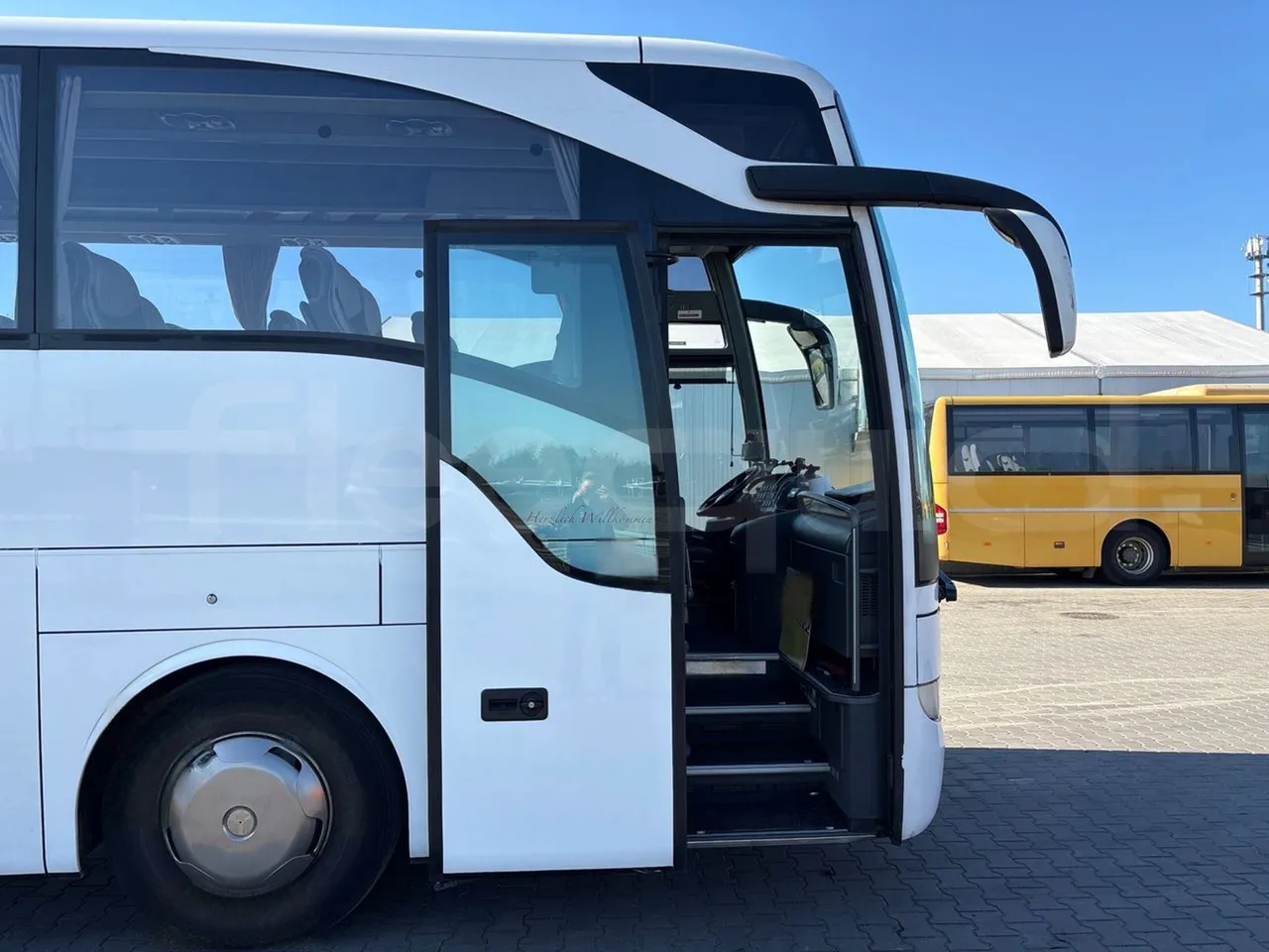 Mercedes-Benz Tourismo 632 02 -EURO5 - 315kw - 12.96 m - front door 1 open