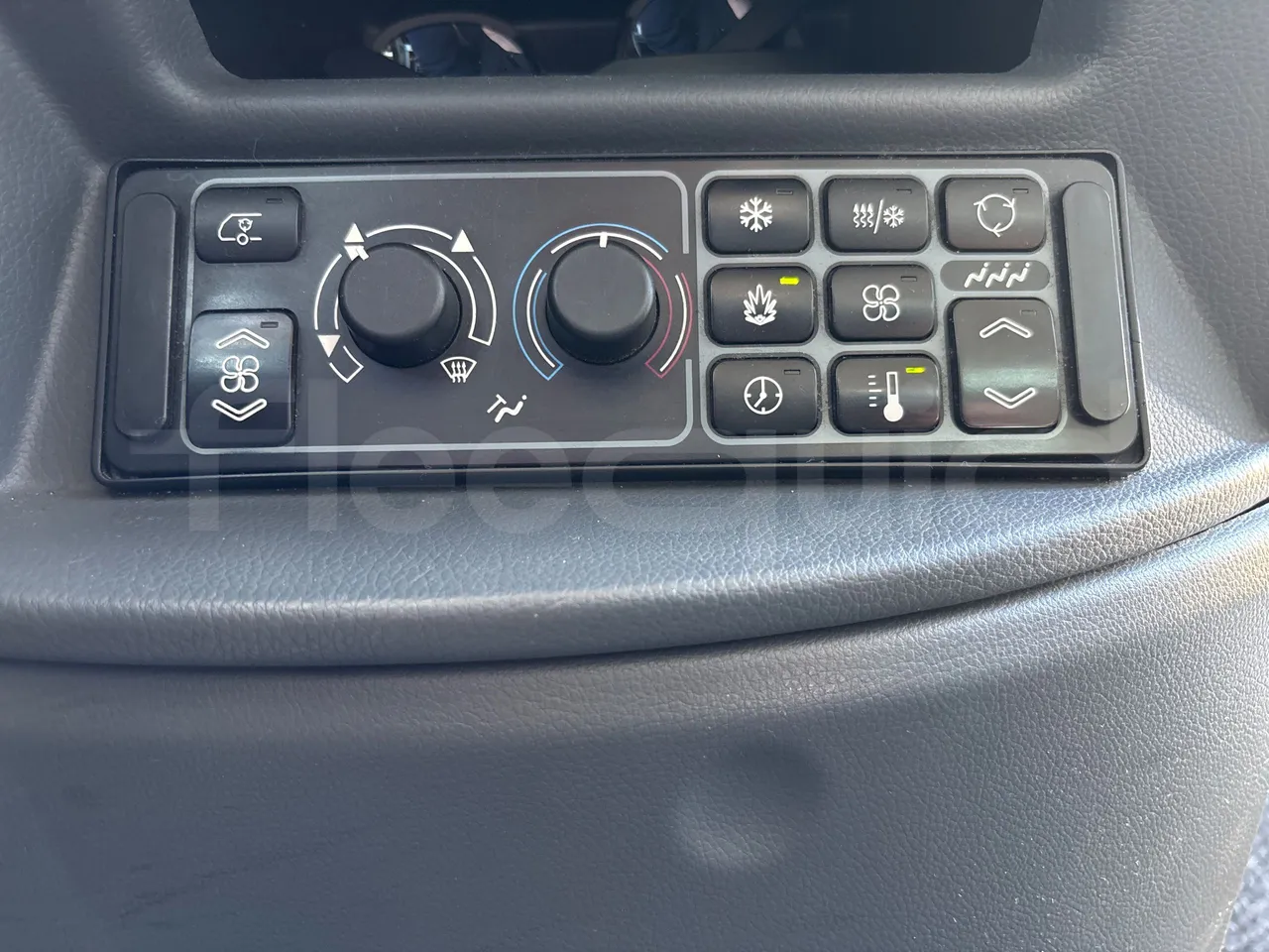 Mercedes-Benz Tourismo 632 02 -EURO5 - 315kw - 12.96 m - onboard devices 2