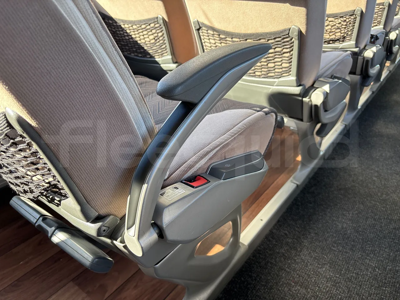 Mercedes-Benz Tourismo 632 02 -EURO5 - 315kw - 12.96 m - armrest detail photo