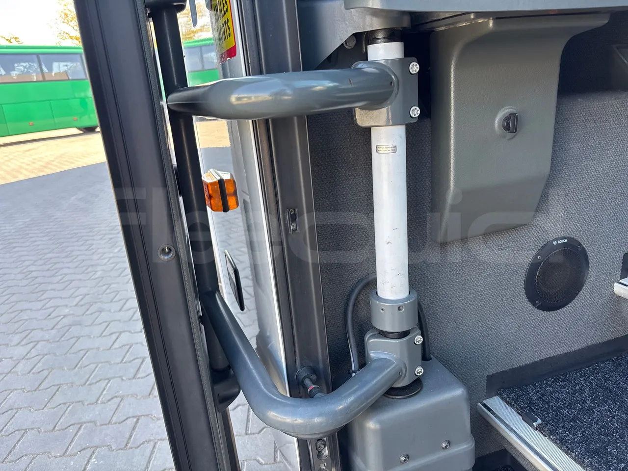 Mercedes-Benz Tourismo 632 02 -EURO5 - 315kw - 12.96 m - door mechanism photo