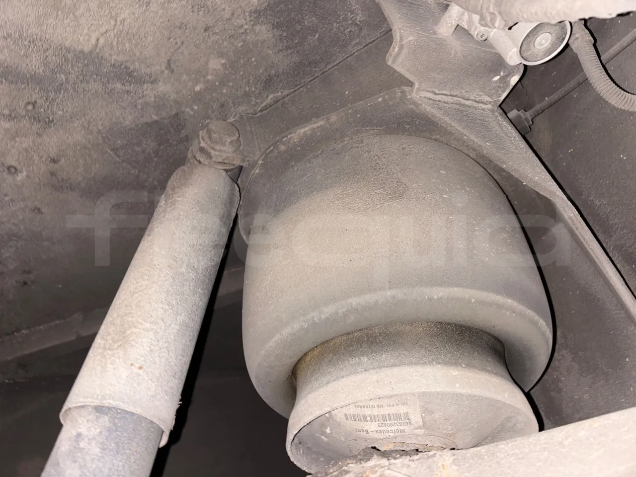 Mercedes-Benz Tourismo 632 02 -EURO5 - 315kw - 12.96 m - front air springs right
