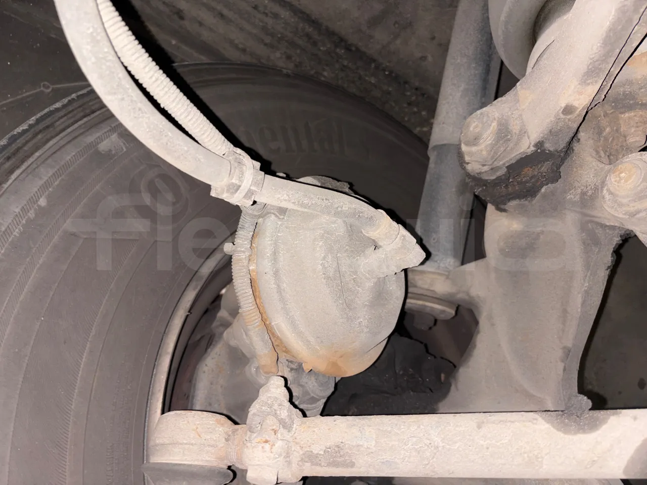 Mercedes-Benz Tourismo 632 02 -EURO5 - 315kw - 12.96 m - front brake calipers right