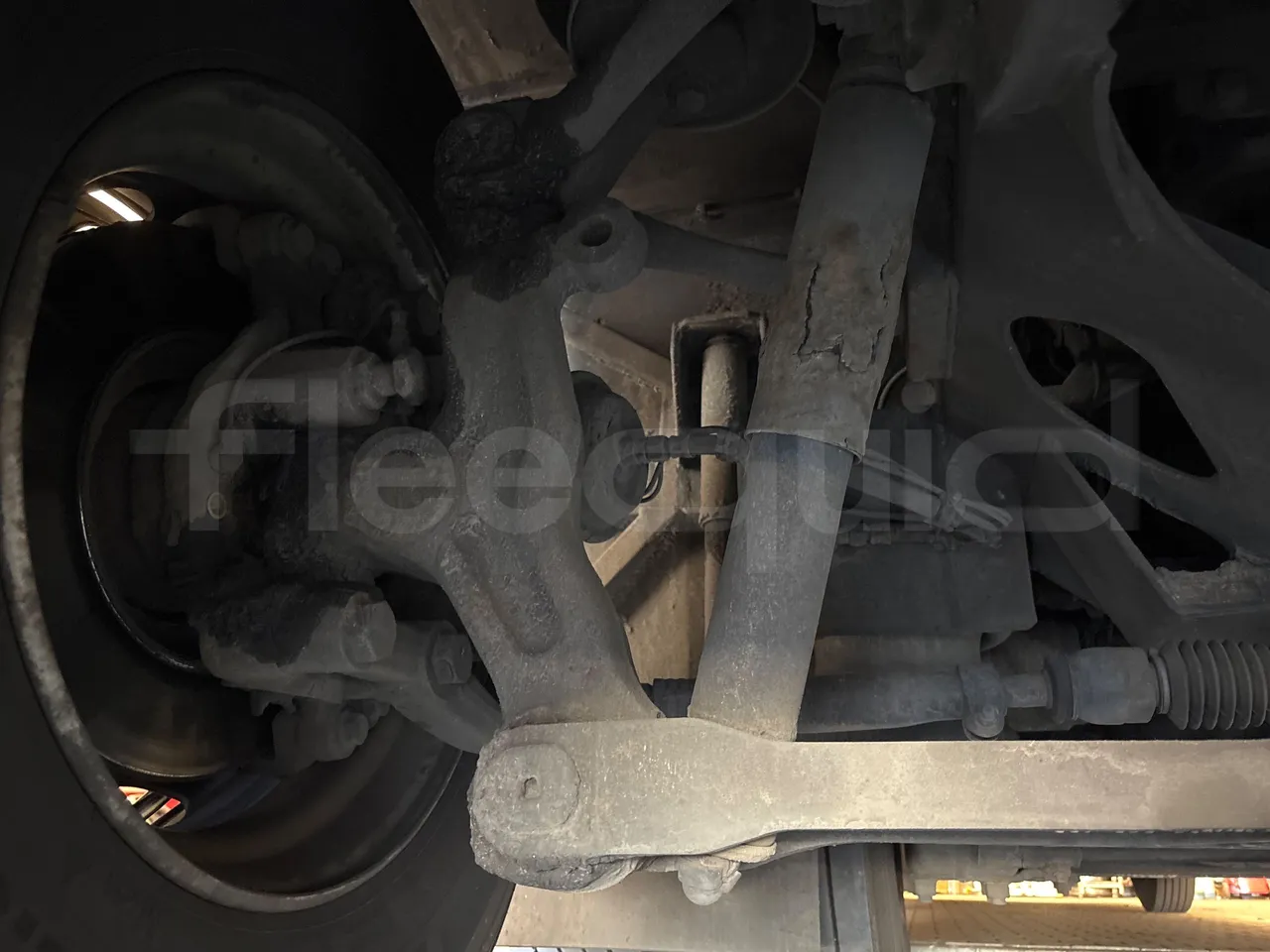 Mercedes-Benz Tourismo 632 02 -EURO5 - 315kw - 12.96 m - axel 3 shock absorbers 2 left