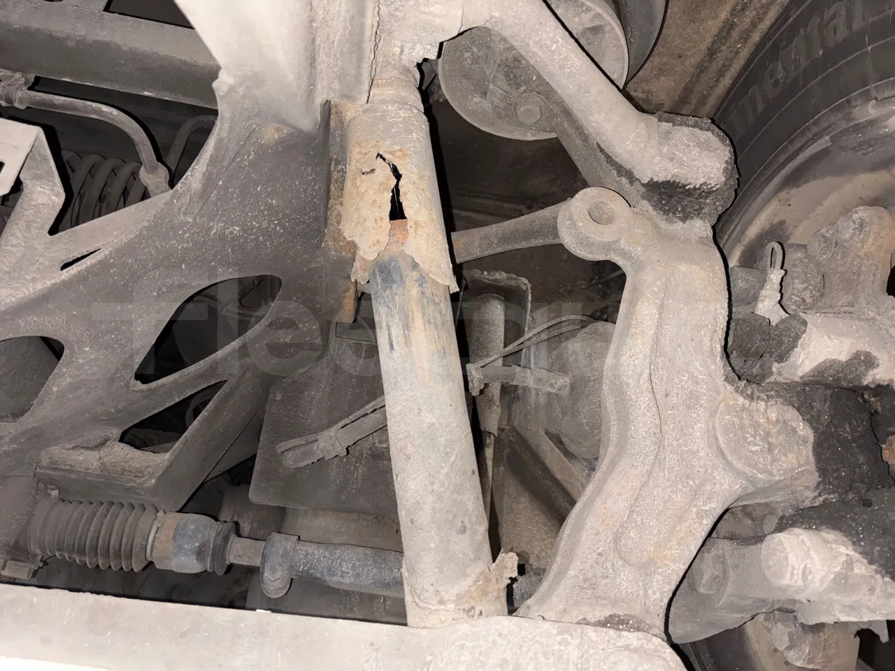 Mercedes-Benz Tourismo 632 02 -EURO5 - 315kw - 12.96 m - axel 3 shock absorbers 2 right