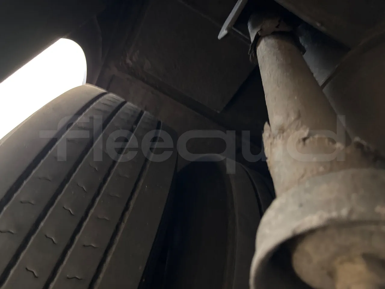 Mercedes-Benz Tourismo 632 02 -EURO5 - 315kw - 12.96 m - axle 2 shock absorbers 1 right