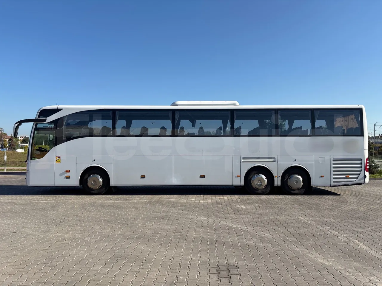 Mercedes-Benz Tourismo 632 02 -EURO5 - 315kw - 12.96 m - left side photo