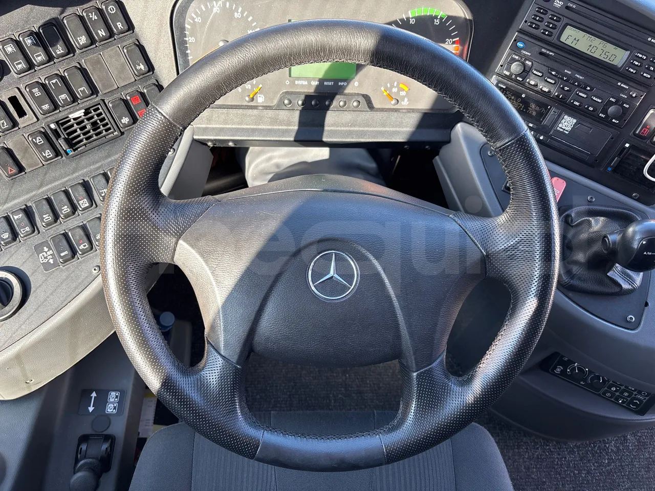 Mercedes-Benz Tourismo 632 02 -EURO5 - 315kw - 12.96 m - steering wheel photo