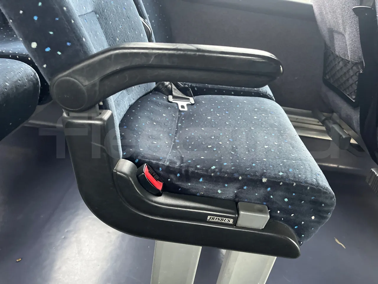 Iveco Irisbus France SFR115-362 - Euro3 - 266kW - 11.995mt - armrest detail photo