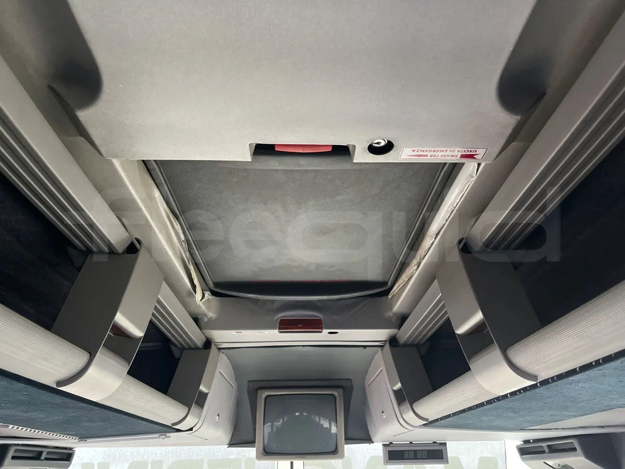 Iveco Irisbus France SFR115-362 - Euro3 - 266kW - 11.995mt - roof hatch 1