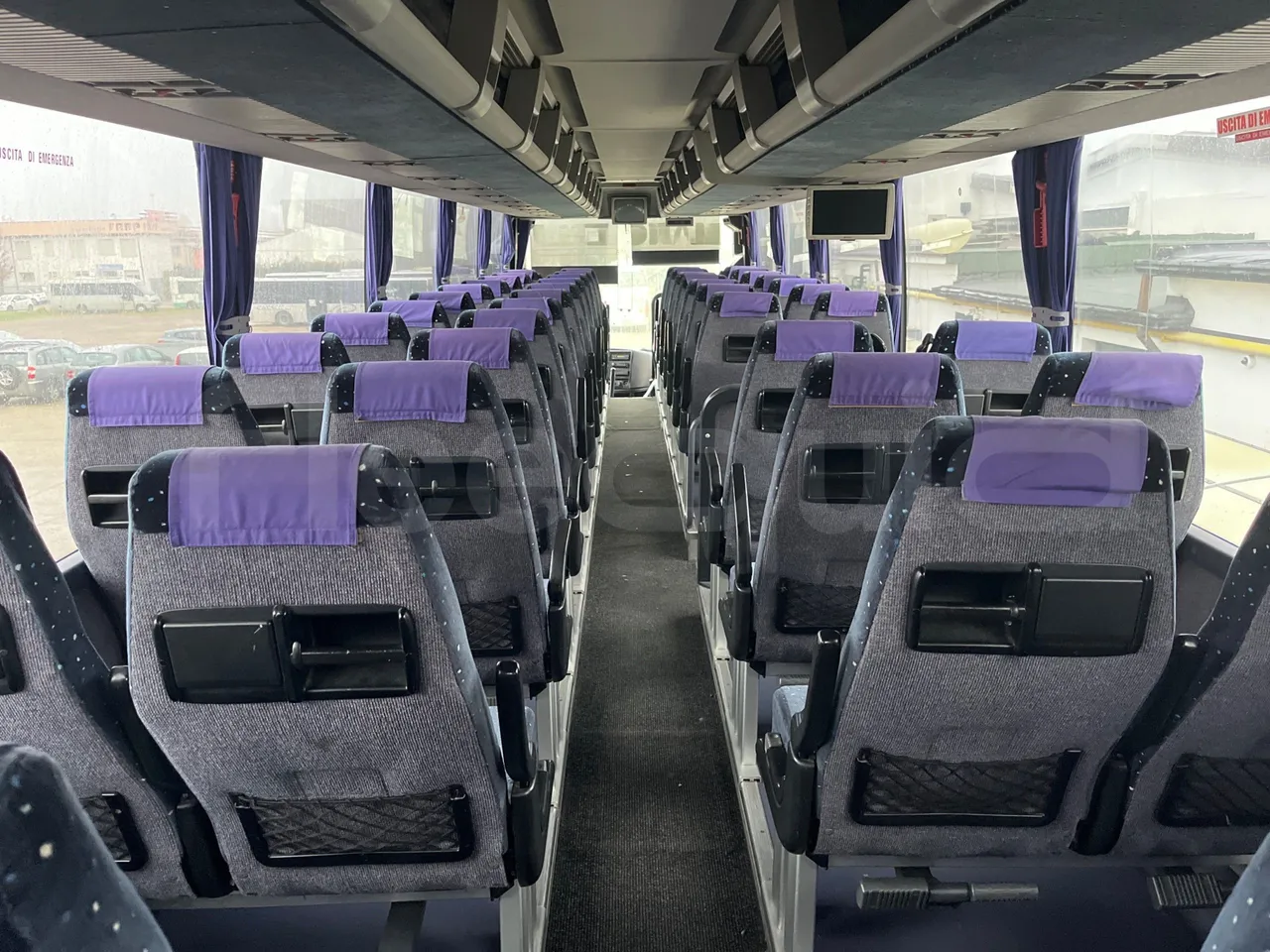 Iveco Irisbus France SFR115-362 - Euro3 - 266kW - 11.995mt - forward view middle aisle