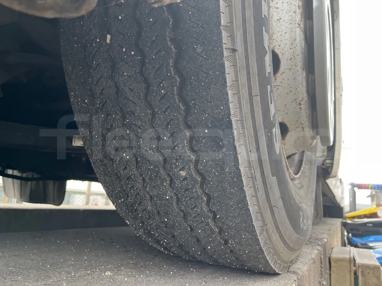 Iveco Irisbus France SFR115-362 - Euro3 - 266kW - 11.995mt - tread condition front tires right