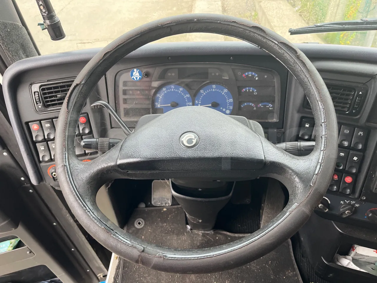 Iveco Irisbus France SFR115-362 - Euro3 - 266kW - 11.995mt - steering wheel photo