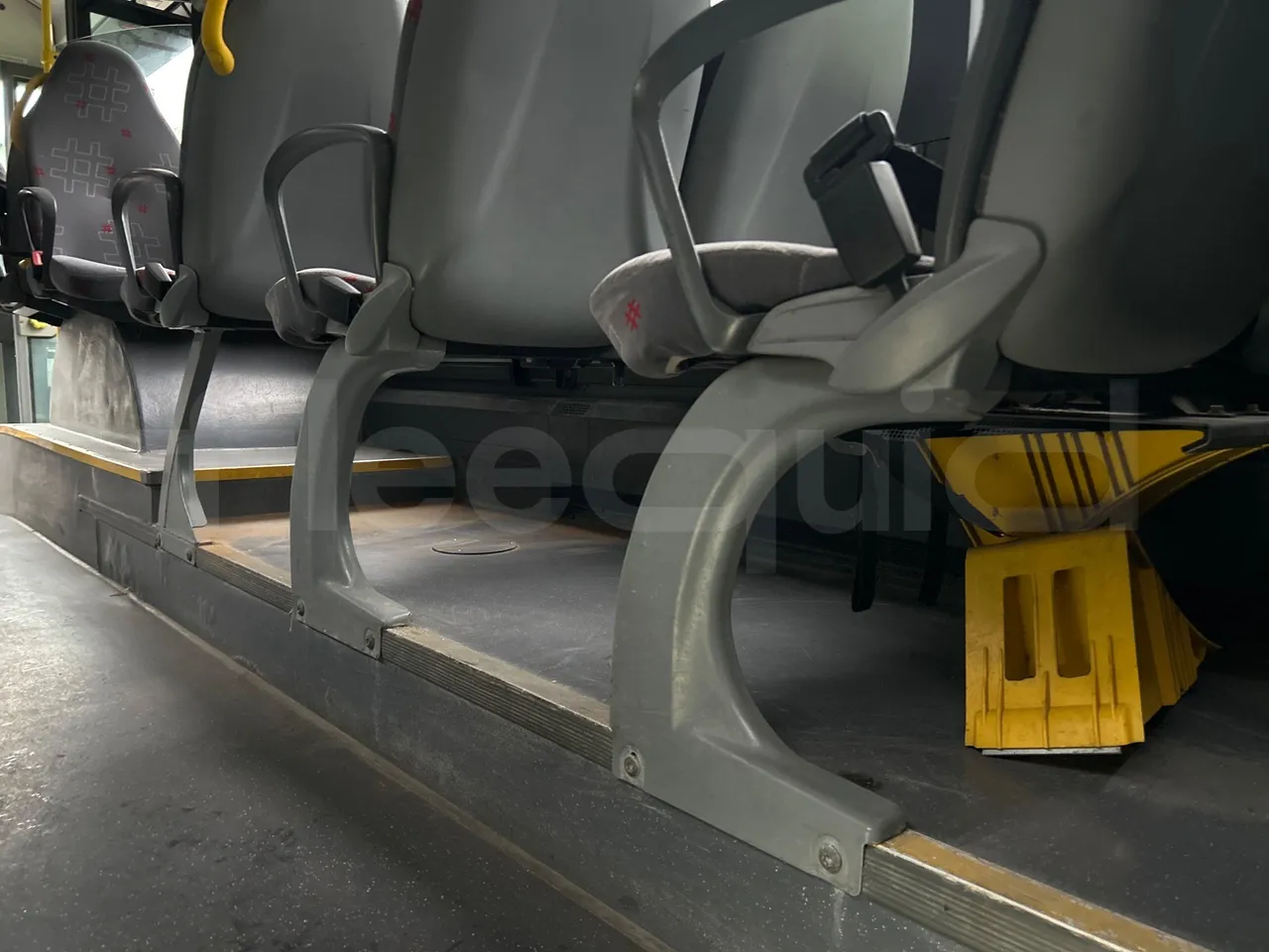 Mercedes-Benz Citaro O 530 LE - Euro5 - 220kW - 13.057mt - seat brackets photo