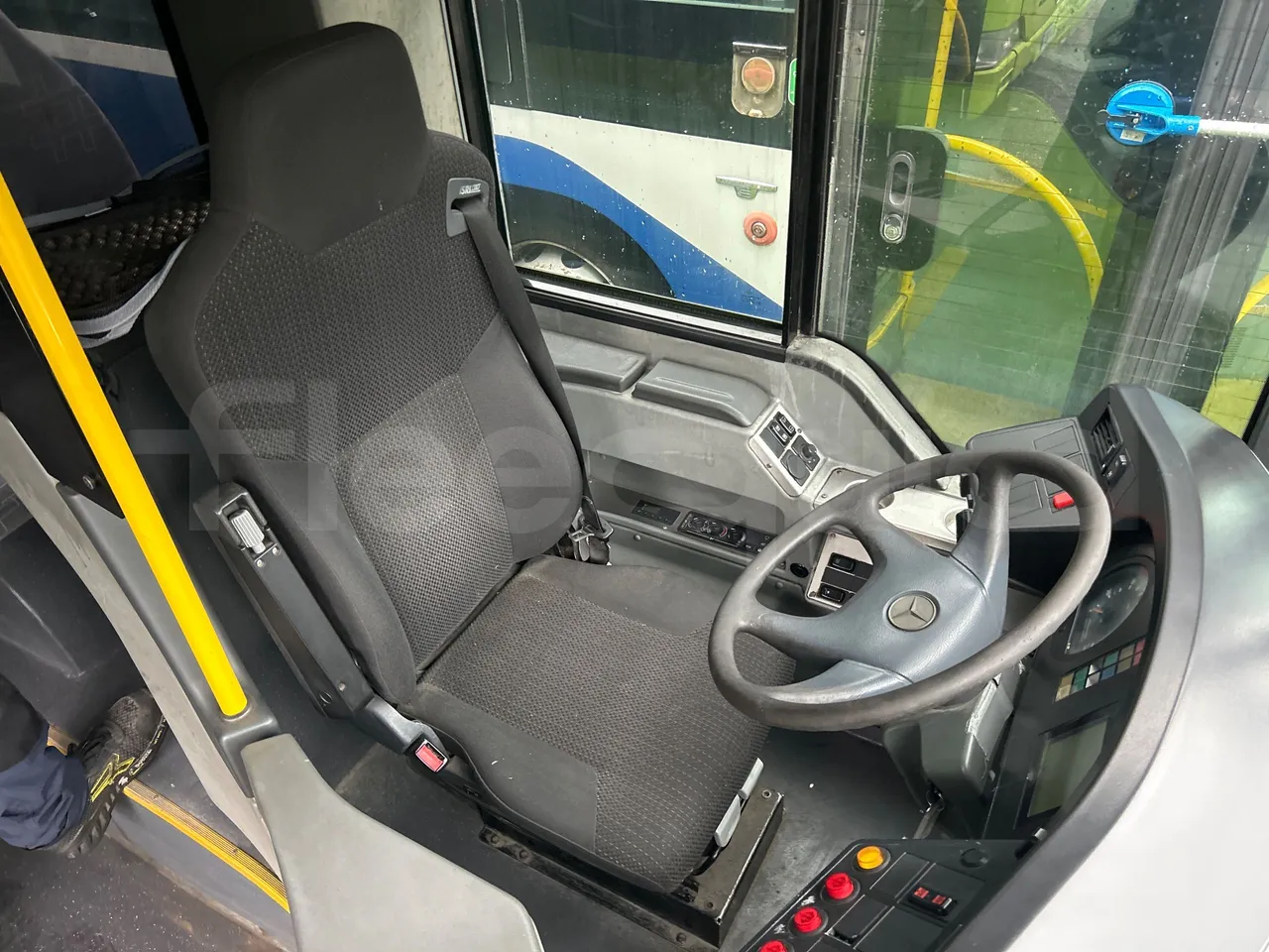 Mercedes-Benz Citaro O 530 LE - Euro5 - 220kW - 13.057mt - driver's seat photo