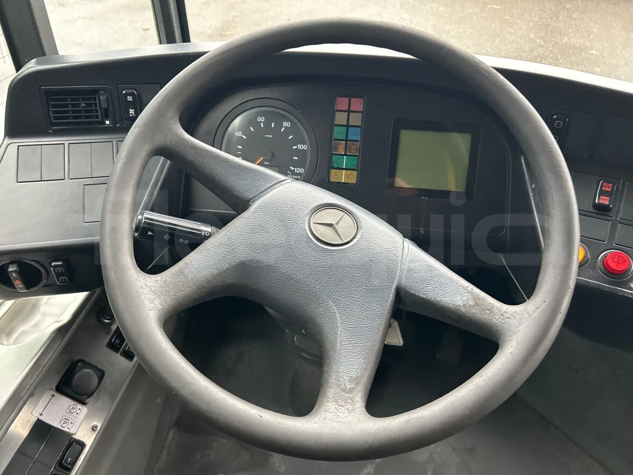 Mercedes-Benz Citaro O 530 LE - Euro5 - 220kW - 13.057mt - steering wheel photo